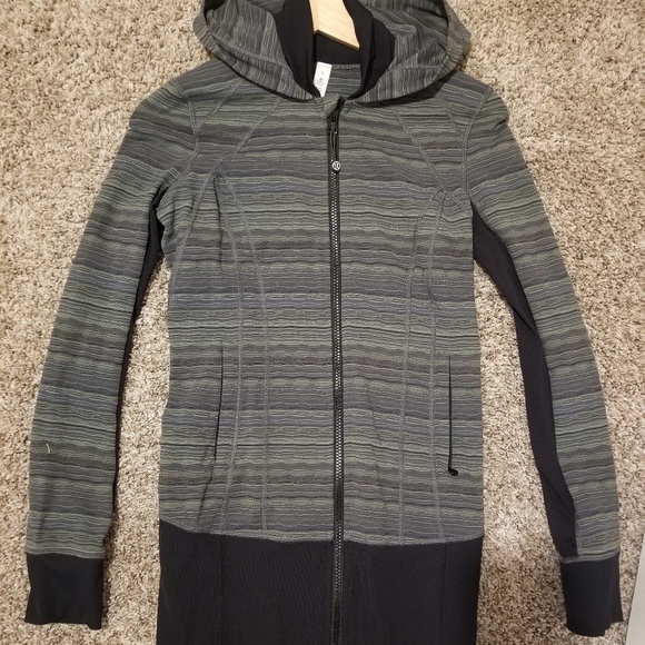 New condition💥💥Lululemon Top - Picture 2 of 6